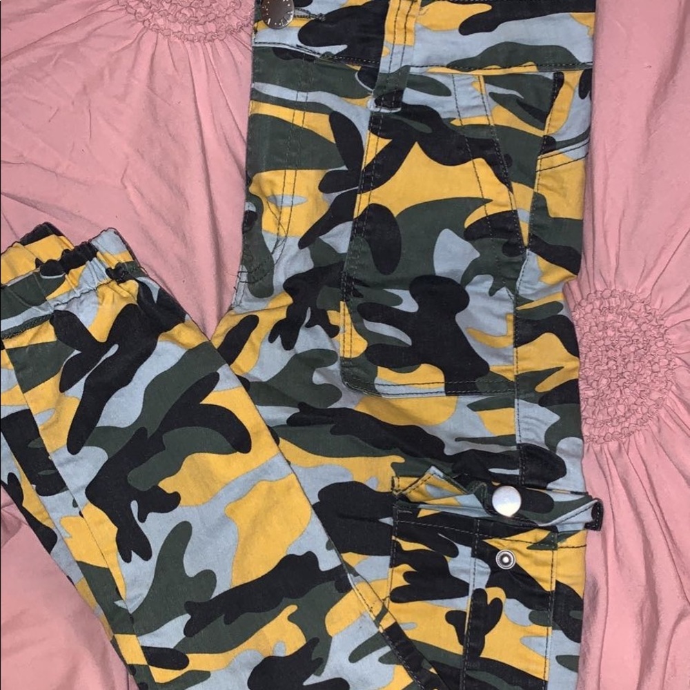 Size 6 camo pants